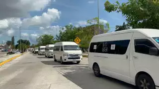 Trabajadores de transporte turístico  iniciaron manifestaciones en Cancún