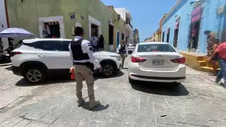 Caos vial en Campeche: Conductor provoca choque en el Centro Histórico por no respetar alto   