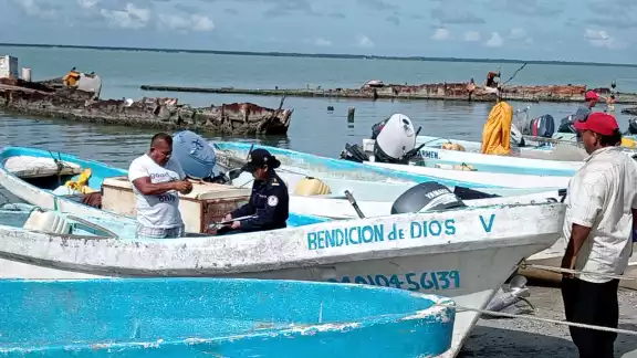 La Capitanía de Puerto en “Isla del Carmen” inició la verificación de embarcaciones pesqueras para otorgar el Certificado de Seguridad Marítima