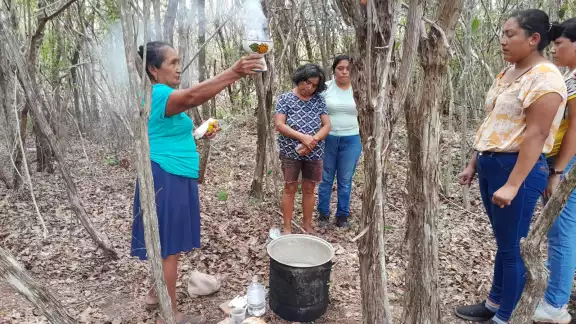 La familia confía en rituales mayas para hallarlo con vida. La familia confía en rituales mayas para hallarlo con vida.