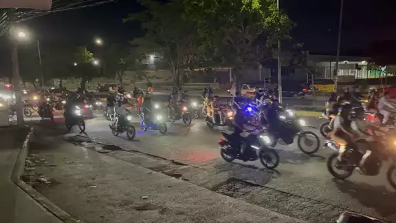 Rodada de motociclistas sale de Plaza Héroes Rodada de motociclistas sale de Plaza Héroes