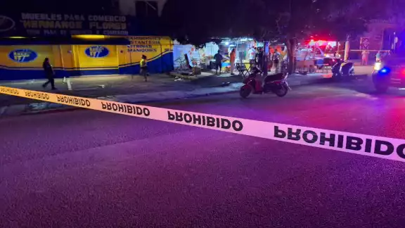 Asesinan a taquero frente a sus clientes; al lugar asistieron paramédicos Asesinan a taquero frente a sus clientes; al lugar asistieron paramédicos