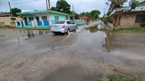 Habitantes presenciaron una tarde de lluvia prominente Habitantes presenciaron una tarde de lluvia prominente