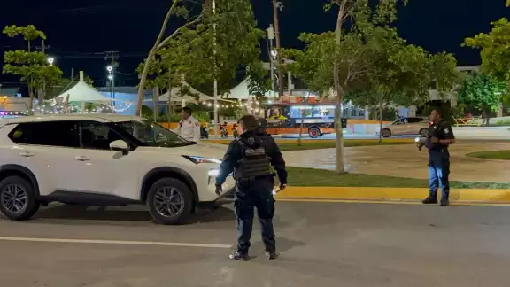 Seis personas detenidas durante operativo de alcoholímetro en el malecón. Seis personas detenidas durante operativo de alcoholímetro en el malecón.