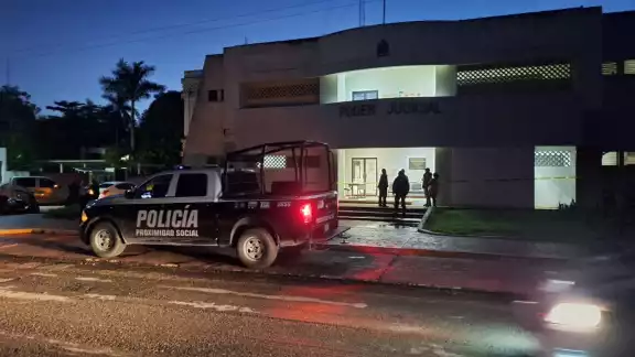 La Fiscalía investiga si la llamada telefónica provino de un grupo dedicado a la extorsión. La Fiscalía investiga si la llamada telefónica provino de un grupo dedicado a la extorsión.