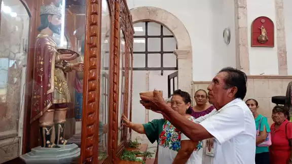 Feligreses se reunieron para ofrendar a los Santos Reyes en Tizimín. Feligreses se reunieron para ofrendar a los Santos Reyes en Tizimín.