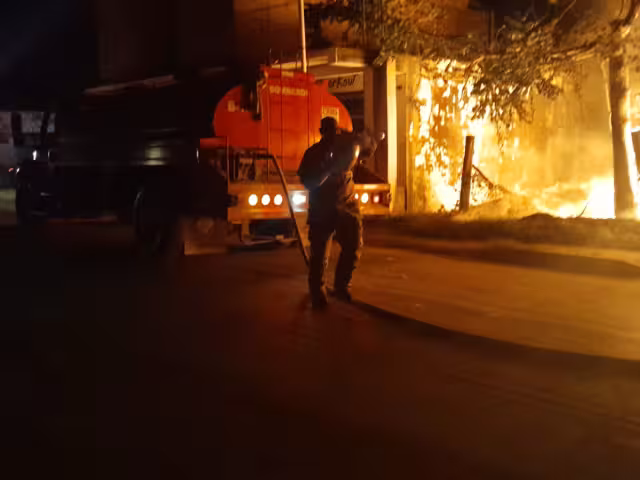 Según, un artefacto de pirotecnia cayó sobre la humilde vivienda