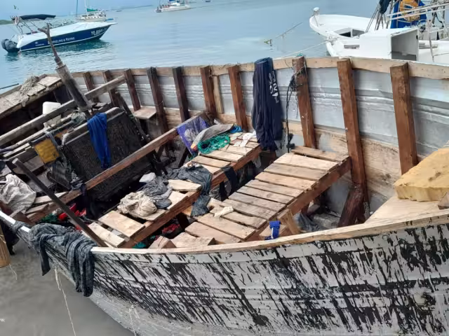 El grupo viajaba en una embarcación hechiza de 40 pies
