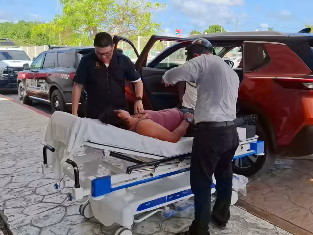 Se transportó a la víctima al hospital y comenzar a darle la correspondida atención médica.
