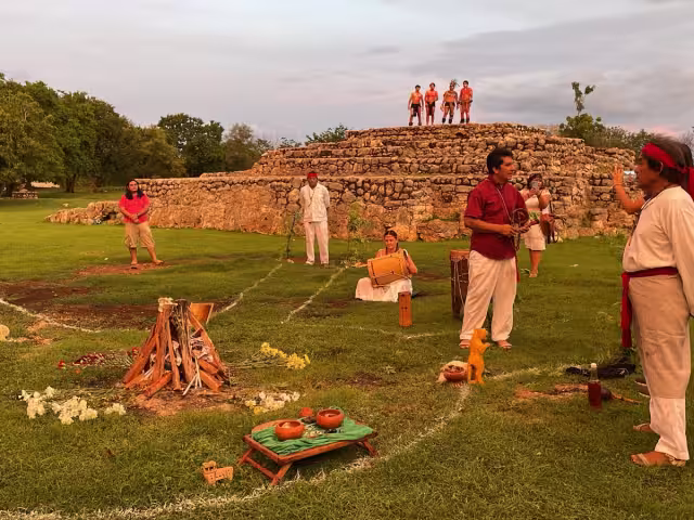 Kuch Kaab Yéetel J-Meen Mayaa'ob A.C. realizan la ceremonia del Año Nuevo Maya