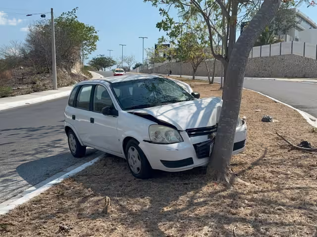 Al parecer perdió el control del coche