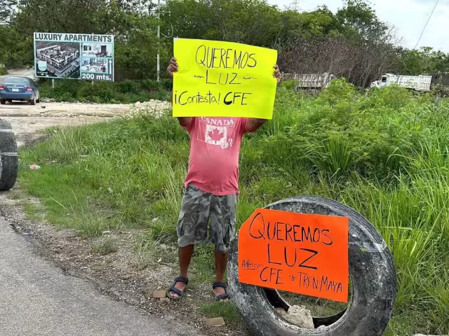 Los habitantes afectados exigen a la CFE que los atienda y les dé soluciones.