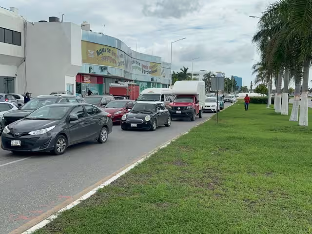 Choque genera caos vehicular