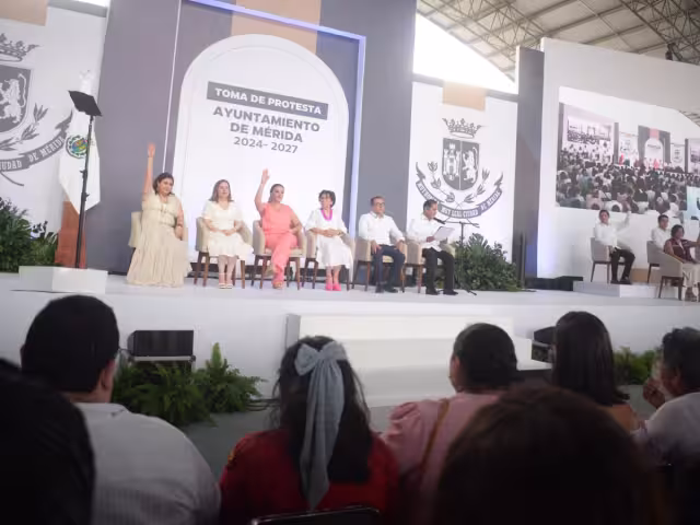 Así fue como Cecilia Patrón tomó protesta como alcaldesa de Mérida, Yucatán