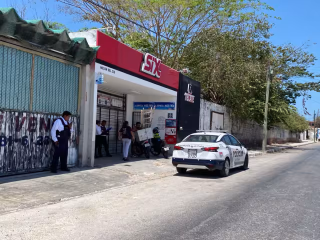 Un sujeto robó dinero y mercancía de un negocio Súper Six en el barrio de Santa Ana