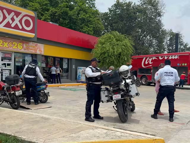 Una conductora no respetó su alto e impactó a un motociclista en las inmediaciones del barrio de San José, en Campeche.