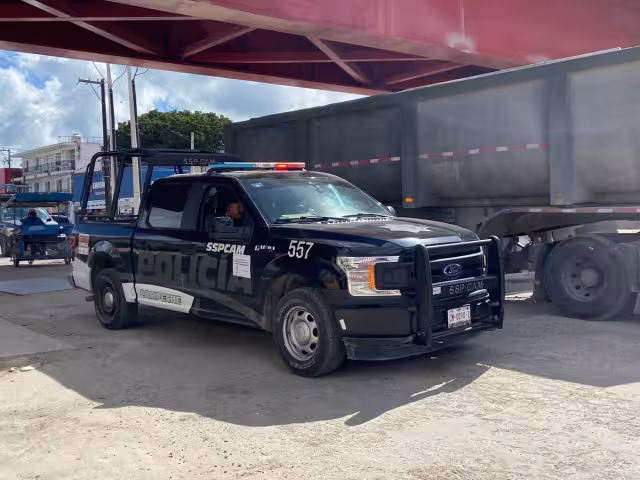 Rápida acción de la policía salva la vida de una mujer en Escárcega