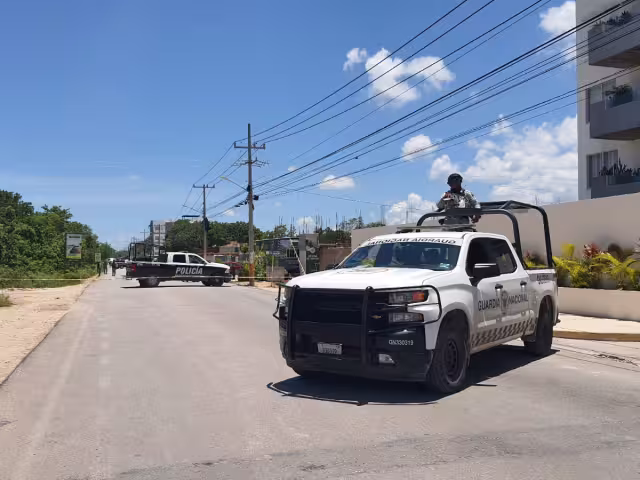 Lanzan granada en una obra en construcción en Cancún