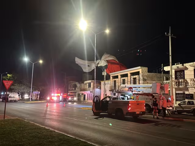 Se logró rescatar la bandera monumental sin incidentes mayores