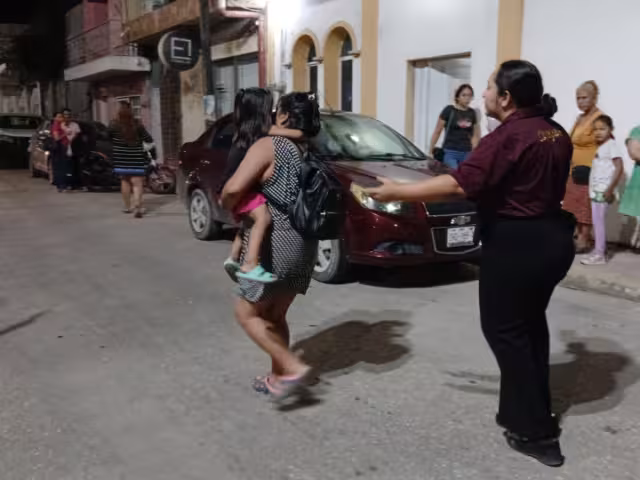 DIF y SPSC aseguran a menor expuesta a riesgo en bar del Centro de Escárcega