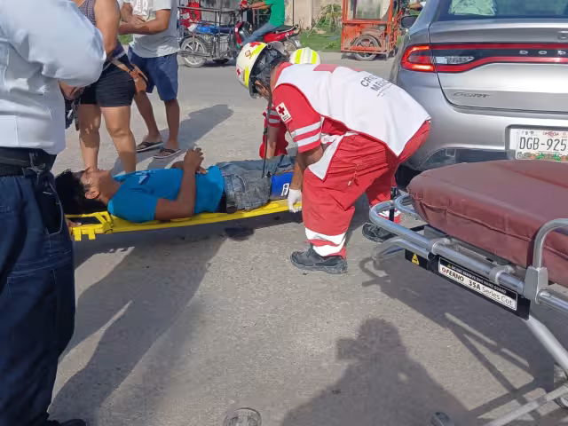 Conductor no respeta alto y causa accidente con saldo de un herido