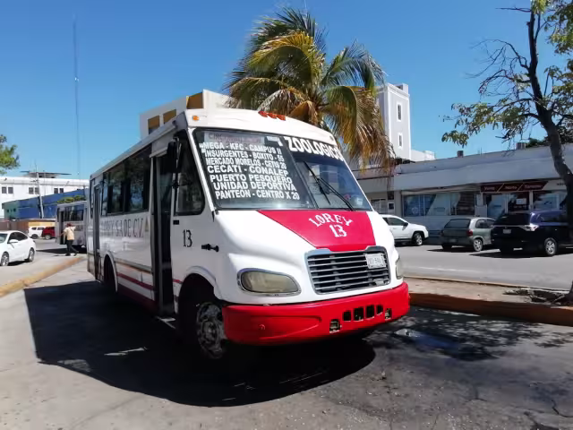 El transporte urbano en Campeche enfrenta una crisis por caída de ingresos y tarifa congelada desde hace más de 10 años.