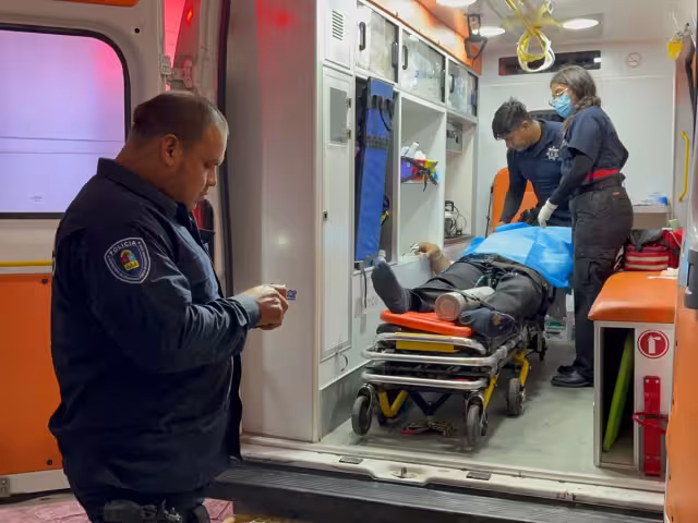 Un par de taxistas fueron baleados en Puerto Morelos, Cancún