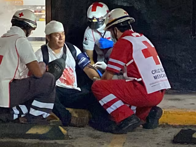 Tráiler provoca caída de motociclista cerca de Hampolol