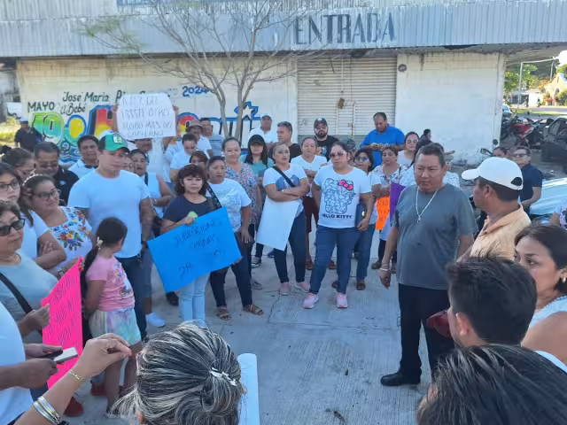 Manifestantes caminaron por la ciudad para mostrar su negativa ante la ley.