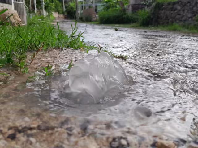 Los afectados ya reportaron el problema a las autoridades, pero nadie va a tapar la fuga