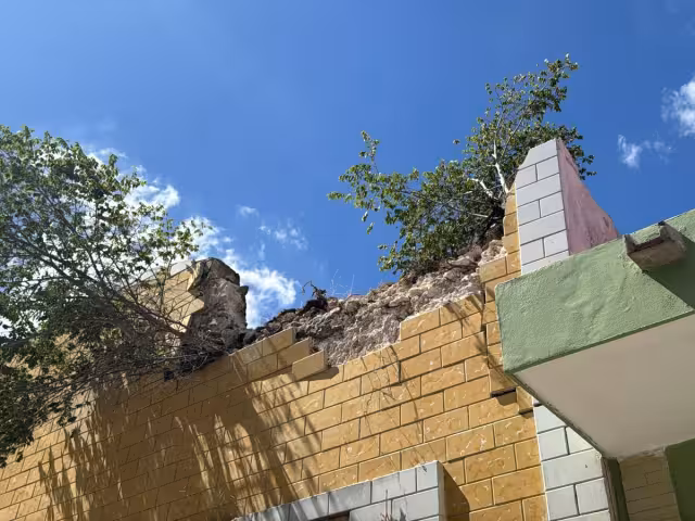 Cae fachada en zona céntrica