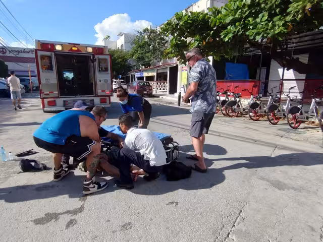 Hombre extranjero fue auxiliado por un enfermero que trabaja ahora como taxista.