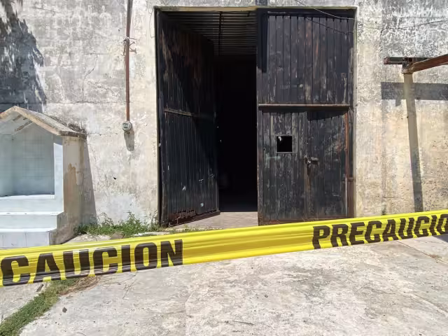 Hombre detenido por intentar robar una escalera metálica de una bodega del Ayuntamiento.