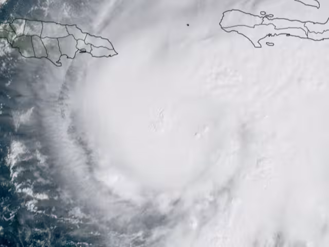 Se prevé que este domingo 26 de octubre el fenómeno se convierta en un huracán mayor