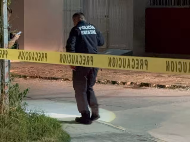 Balean a pareja en la calle, pero huyen ilesos rumbo a Miguel Hidalgo