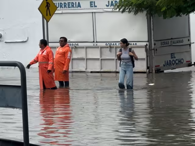 Protección civil arribó a rescatar a ciudadanos