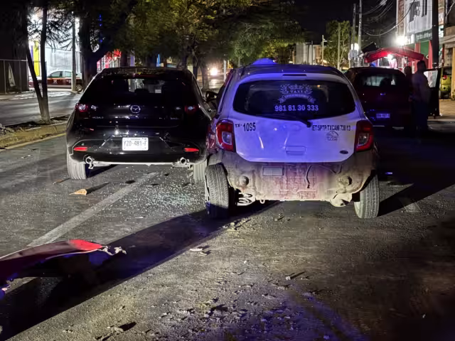 El incidente ocasionó daños materiales, sin reporte de personas lesionadas