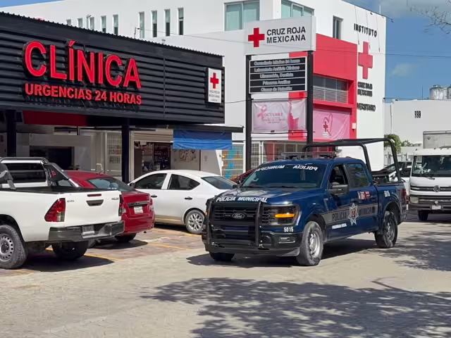 Debido a sus lesiones, fue trasladado a un hospital de la ciudad