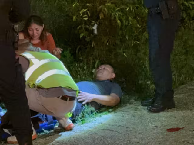 Accidente en moto deja grave a joven y la acompañante resulta ilesa