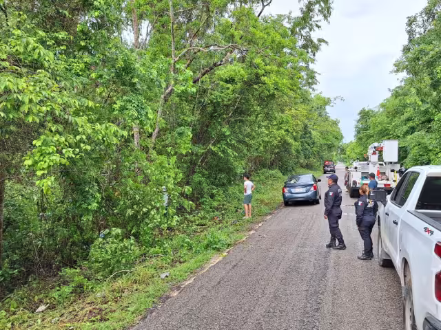 Habitantes anuncian posibles bloqueos si la CFE no atiende la comunidad antes de las 14 horas.