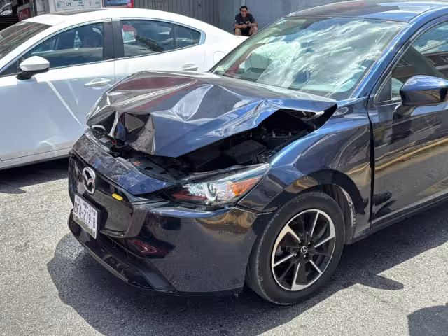 Carambola en Avenida López Mateos genera caos vial en hora pico
