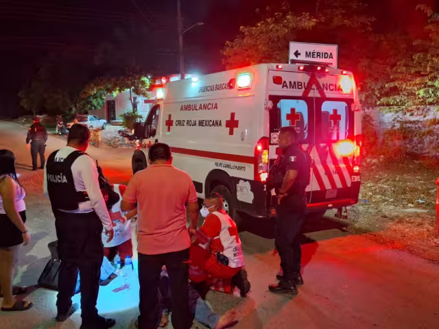 Paramédicos de la Cruz Roja atendieron el llamado de emergencia.