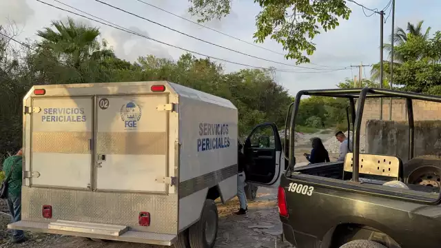 Los Servicios Periciales acudieron al lugar para levantar el cuerpo.