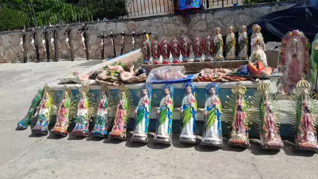 El afectado acusó a la directora de la Casa de la Cultura y mostró un recibo como prueba