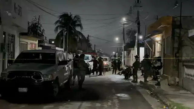 Cinco presuntos narcomenudistas fueron detenidos en operativos simultáneos en la zona norte de Campeche.