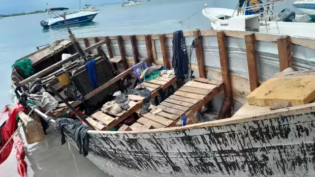 El grupo viajaba en una embarcación hechiza de 40 pies