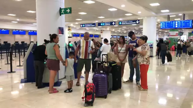 De acuerdo a Aeropuertos del Sureste (Asur), se programó para este día 238 llegadas y 233 salidas.