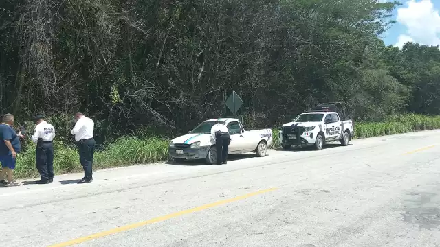 La SPSC aseguró una camioneta Ford Courier con reporte de robo en la carretera estatal Escárcega-Candelaria