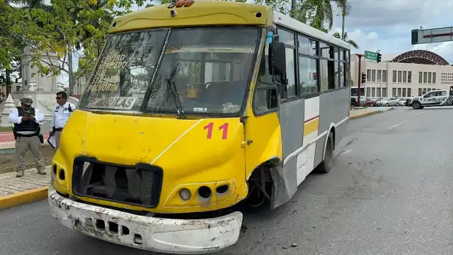 Falla mecánica en camión provoca cierre vial en barrio de Guadalupe