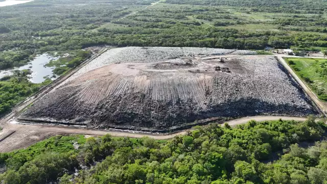 Los lixiviados del relleno sanitario de SOS en Ciudad del Carmen llegan directamente a la Laguna de Términos, dentro de un Área Natural Protegida.